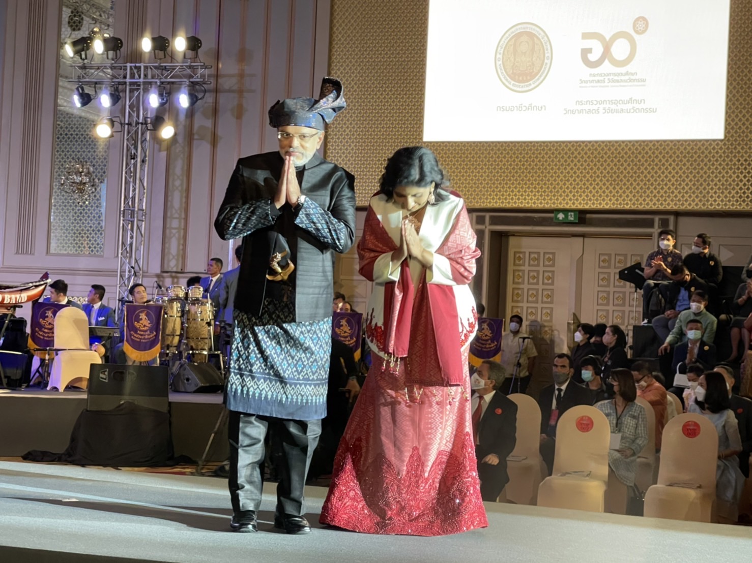 สถานทูตกว่า 100 ประเทศ ร่วมมหกรรม“ไหมไทยสู่เส้นทางโลก” ปีที่ 11 7 3BA19163 7B8D 4500 8945 BC54665F42D6