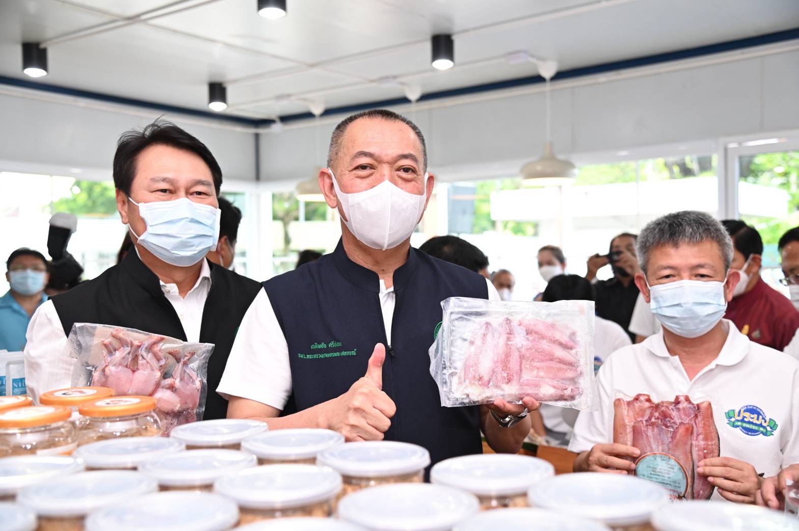 เกษตรฯ เปิด “Fisherman Shop” กระจายผลผลิต”ประมงธงเขียว” 2 60E0E589 6F52 4824 BFCC D047146A1BCE