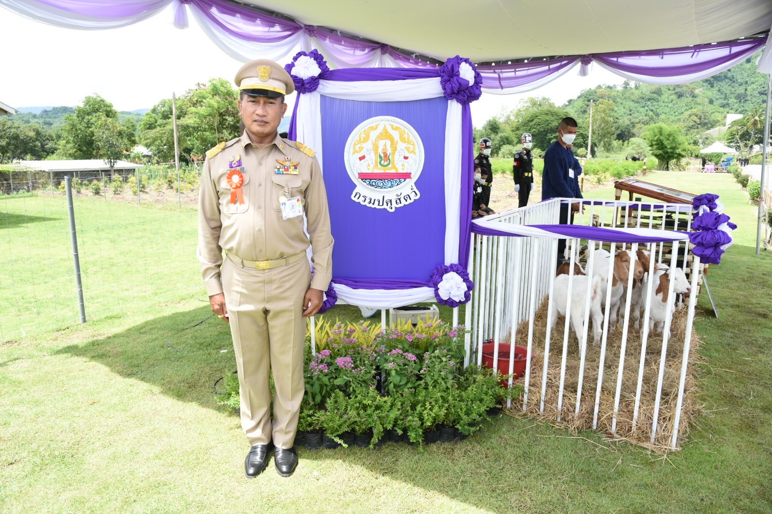 กรมปศุสัตว์น้อมเกล้าฯถวายแพะพันธุ์บอร์ สมเด็จพระกนิษฐาธิราชเจ้าฯ ในโครงการทหารพันธุ์ดี จ.นครนายก 6 06E997AA 11CB 4479 90B6 C0F24FB9A50E