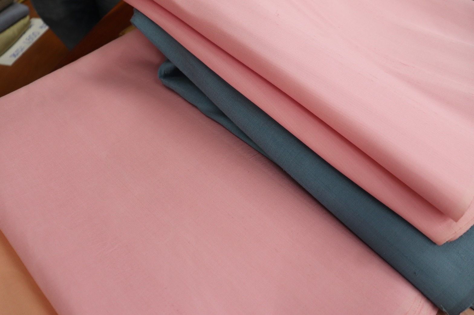 ขึ้นทะเบียน GI “ผ้าไหมปักธงชัย” โคราช สร้างรายได้ให้ชุมชนกว่า 40 ล้านบาท/ปี 2 ดาวน์โหลด 4