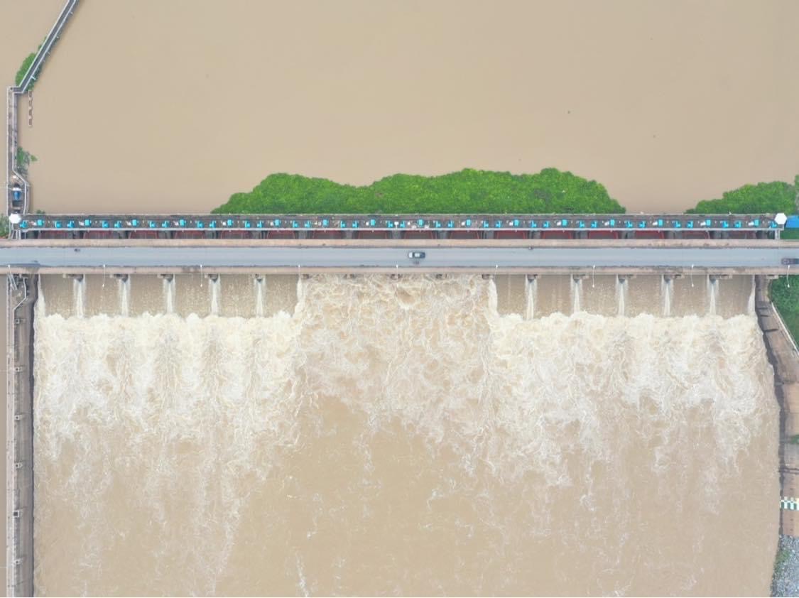 กรมชลประทานเตือนปรับเพิ่มการระบายน้ำเขื่อนเจ้าพระยา 2 829A7310 C9DE 4B9B 8FDA E694A2776A58