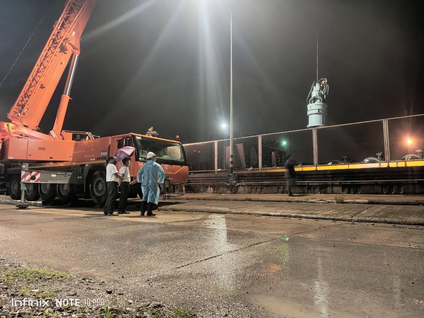 กรมชลประทานติดตั้งเครื่องสูบน้ำเพิ่มเติม เสริมการระบายน้ำที่สถานีสูบน้ำปากคลองรังสิตฯ 4 8AA9769C 9174 48C4 9163 8C7D7C73F1A0