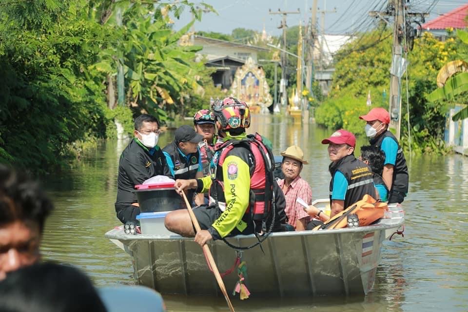 กรมส่งเสริมการเกษตรลงพื้นที่เยี่ยมเกษตรกรชาวสิงห์บุรีและอยุธยาพร้อมเยียวยาหลังน้ำลด 4 08D5C1B1 2EB8 473A AEB6 2278203CE384