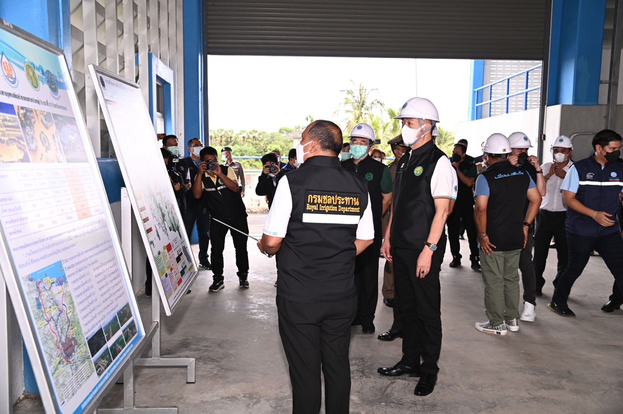 รมว.เกษตรฯ ติดตามโครงการบรรเทาอุทกภัยอำเภอหาดใหญ่(ระยะที่ 2) จังหวัดสงขลา 2 313436614 553759383422308 4206902739735182284 n