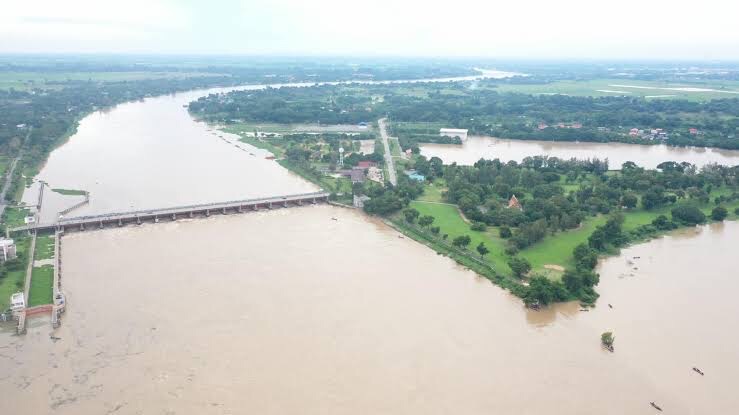 เจ้าพระยาลดลงต่อเนื่อง คาดระบายต่ำกว่า 700 ลบ.ม. ภายใน 1-2 วันนี้ 2 05926626 19B3 4C42 967F 890F906FDBE0