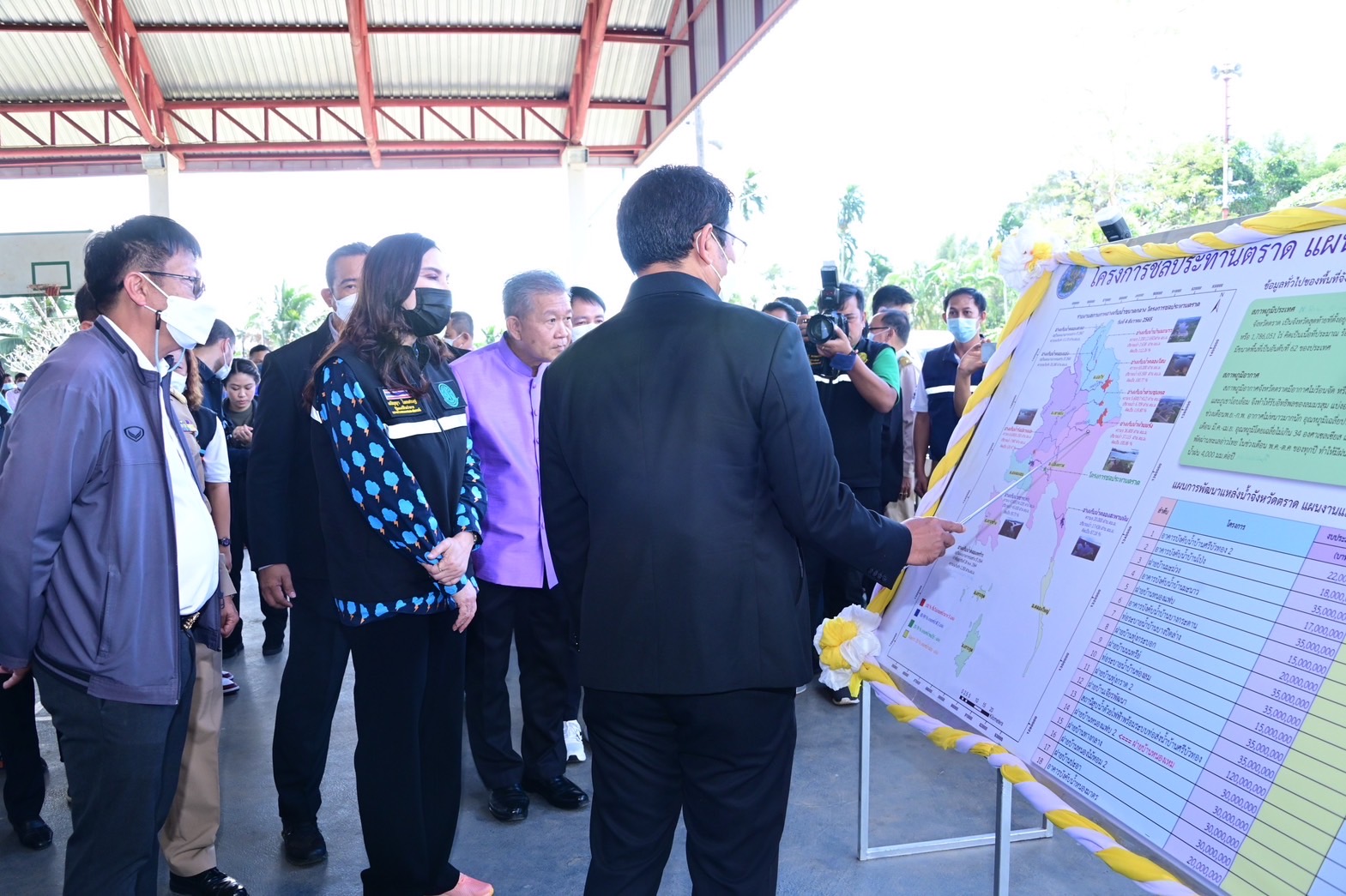 ‘รมช.มนัญญา’ ติดตามการก่อสร้างอ่างเก็บน้ำคลองแอ่ง จ.ตราด ป้องกันอุทกภัย ครอบคลุมพื้นที่กว่า 30,000 ไร่ 4 CC124010 263E 40AA 8F5F 30F0F151C8B1