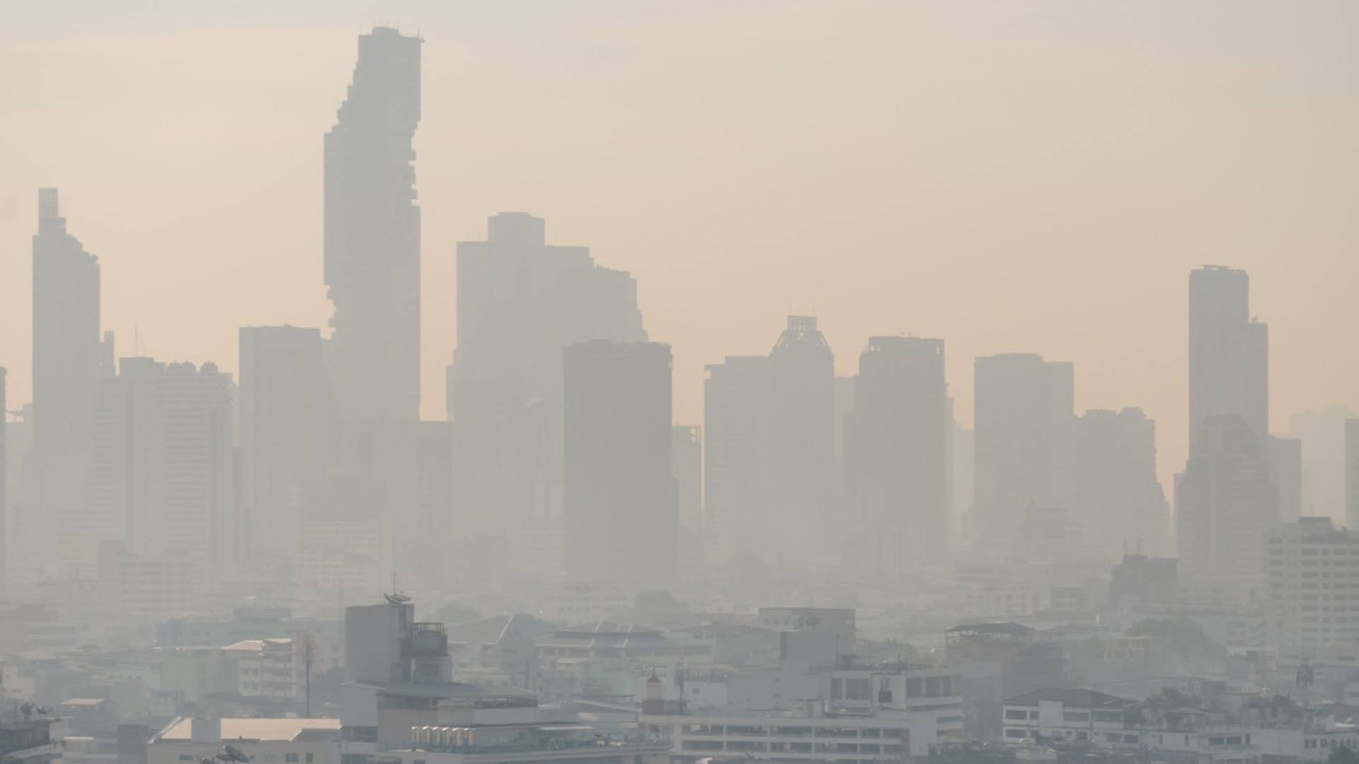 กรมอุตุฯเผยไทยตอนบนมีอุณหภูมิสูงขึ้น ส่วนค่าฝุ่น PM2.5 ยังพุ่งสูงเกินมาตรฐานหลายพื้นที่ 1 40839866 3B90 4D93 9D78 0429404CA18B