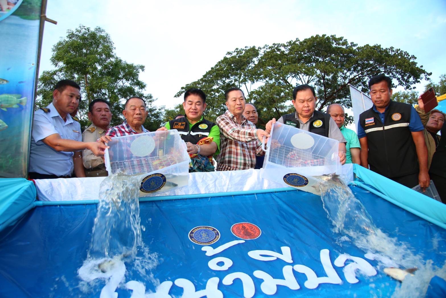 “ธรรมนัส-ไชยา” ติดตามสถานการณ์น้ำและสถานการณ์ภัยพิบัติด้านการเกษตร จ.อุดรธานี 6 S 8331470
