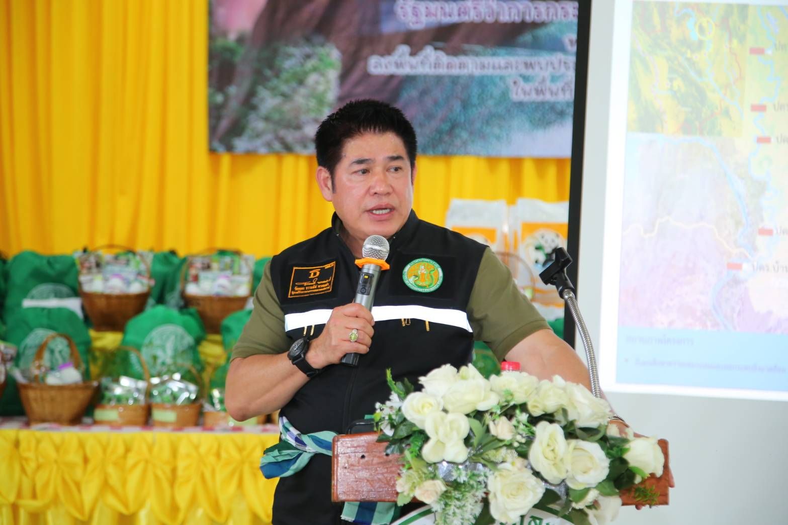 ธร