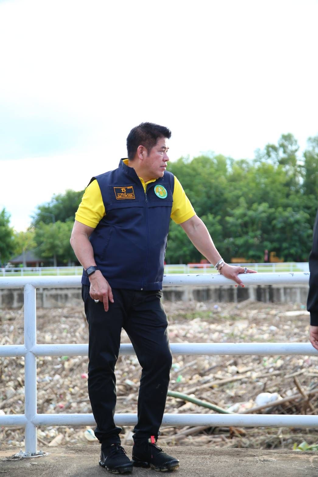 ประมวลภาพ รมว.ธรรมนัส ลงพื้นที่ติดตามสถานการณ์น้ำ จ.สุโขทัย ประชาชนได้รับความเดือดร้อน 1,365 ครัวเรือน 2,814 คน พื้นที่ทางเกษตร 62,483.50 ไร่ 2 ธรรมนัส