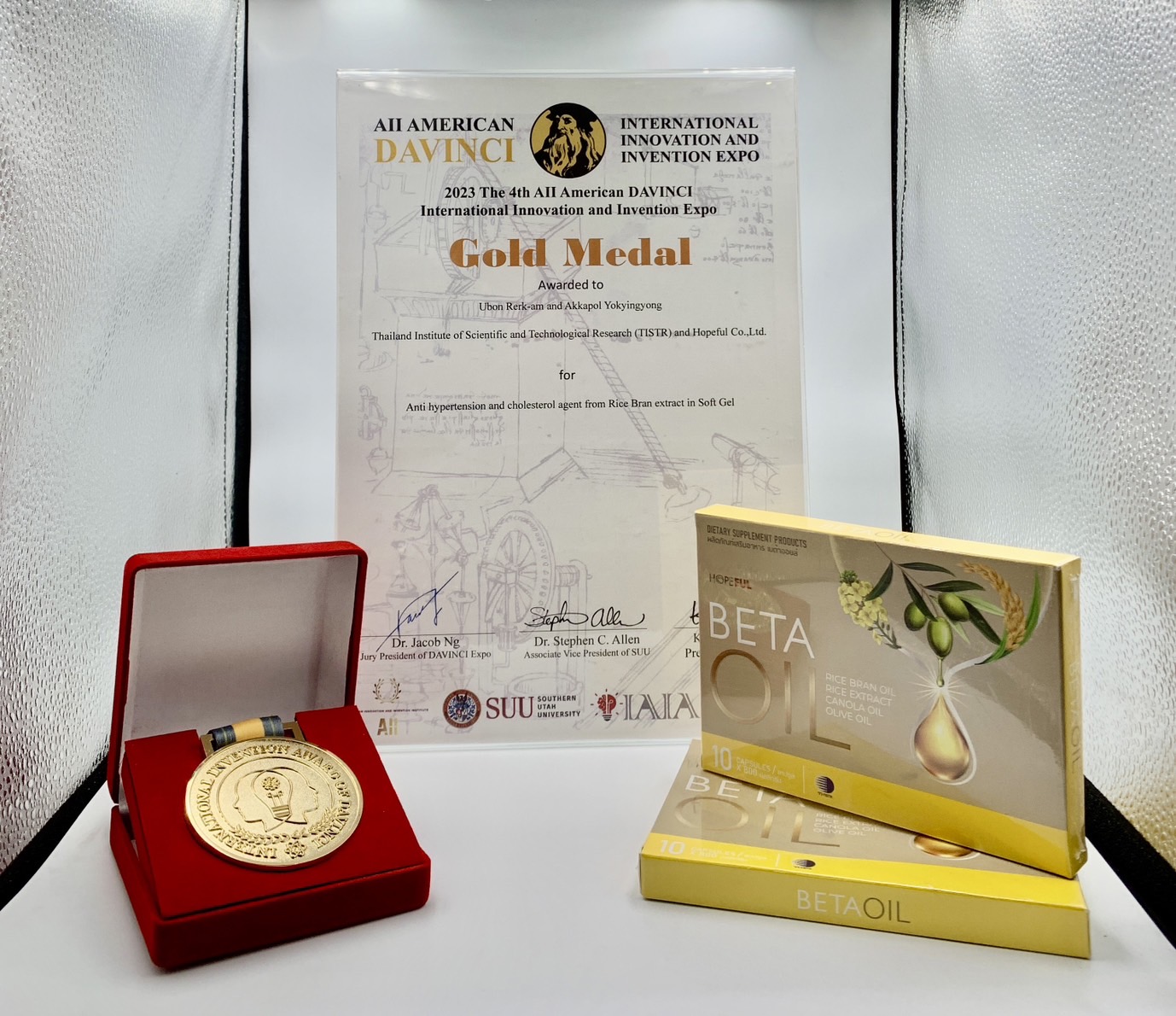 รางวัลเหรียญทอง Gold Medal สหรัฐอมเริกา 2