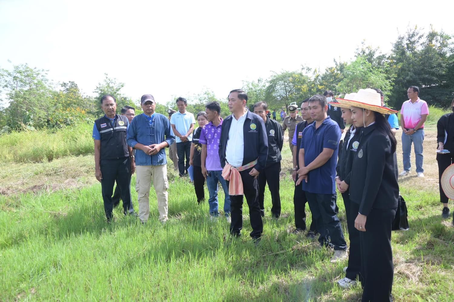 รมช.อนุชา ลุยสุโขทัย ดันตำบลนาขุนไกรเป็นโมเดล เน้นใช้ Agri-Map ปรับเปลี่ยนพื้นที่นา มาปลูกหญ้าเลี้ยงสัตว์ สร้างรายได้ให้เกษตรกร 5 S 9945166