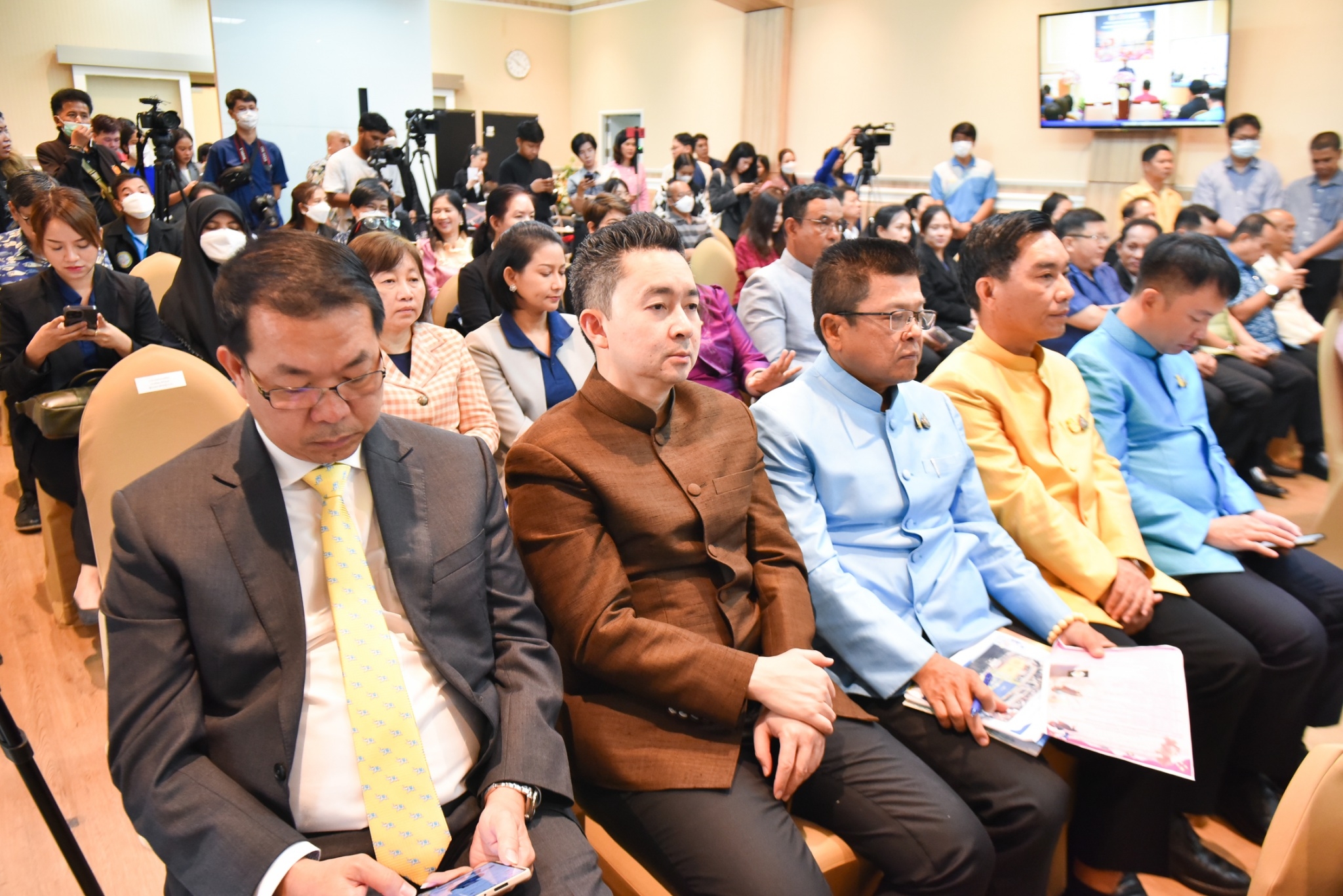 กระทรวงเกษตรฯชวนเคานต์ดาวน์ปีใหม่ใน “มหกรรมการเกษตรและท่องเที่ยวถนนสายดอกไม้งามริมกว๊านพะเยา ณ ริมกว๊านพะเยา” จังหวัดพะเยา ระหว่างวันที่ 25 ธันวาคม 2566 - 3 มกราคม 2567 3 8 1