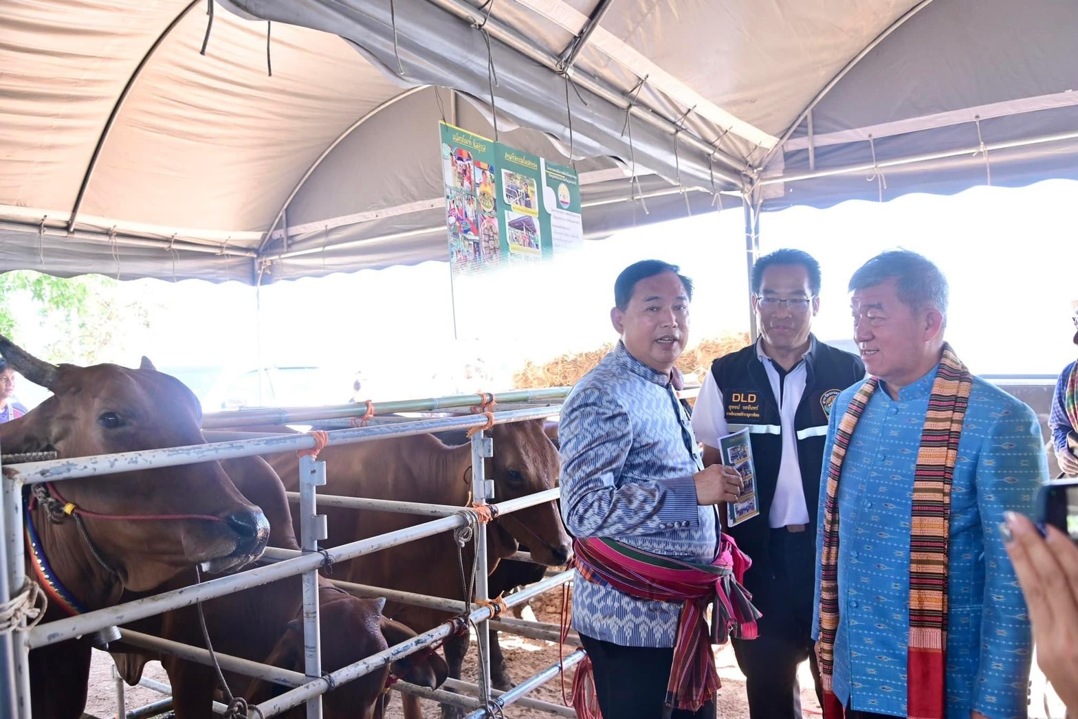 ’รมช.อนุชา‘ ดันอาชีพปศุสัตว์ สร้างเงินบาทแรกของแผ่นดิน ยกระดับเกษตรกรไทยสู่ความร่ำรวย 6 S 10690779