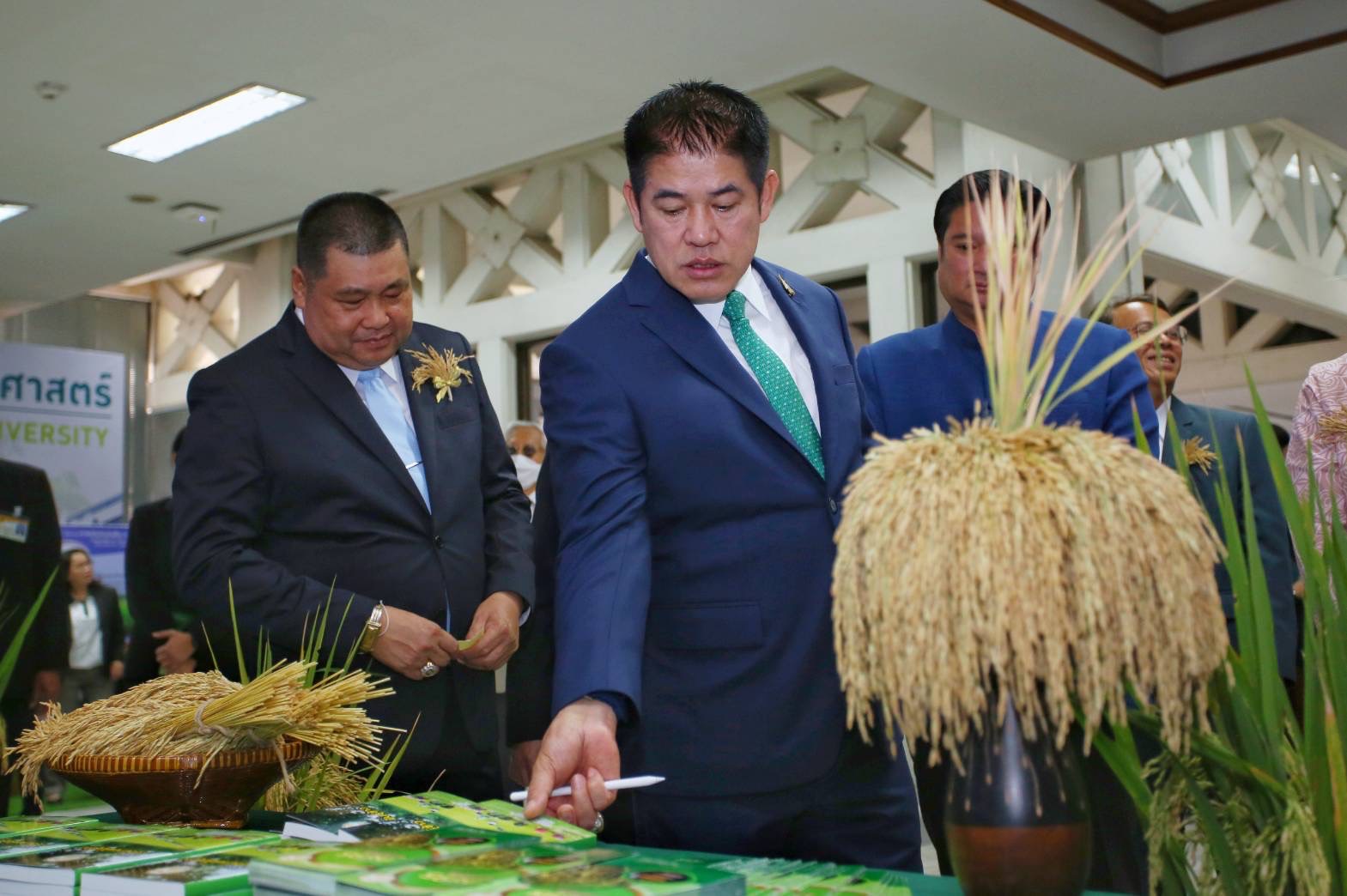 ขยายผลนาเปียกสลับแห้งขับเคลื่อนยุทธศาสตร์ BCG กรมชลฯหนุนนโยบายรัฐยกระดับคุณภาพชีวิตชาวนา 3 S 10944546