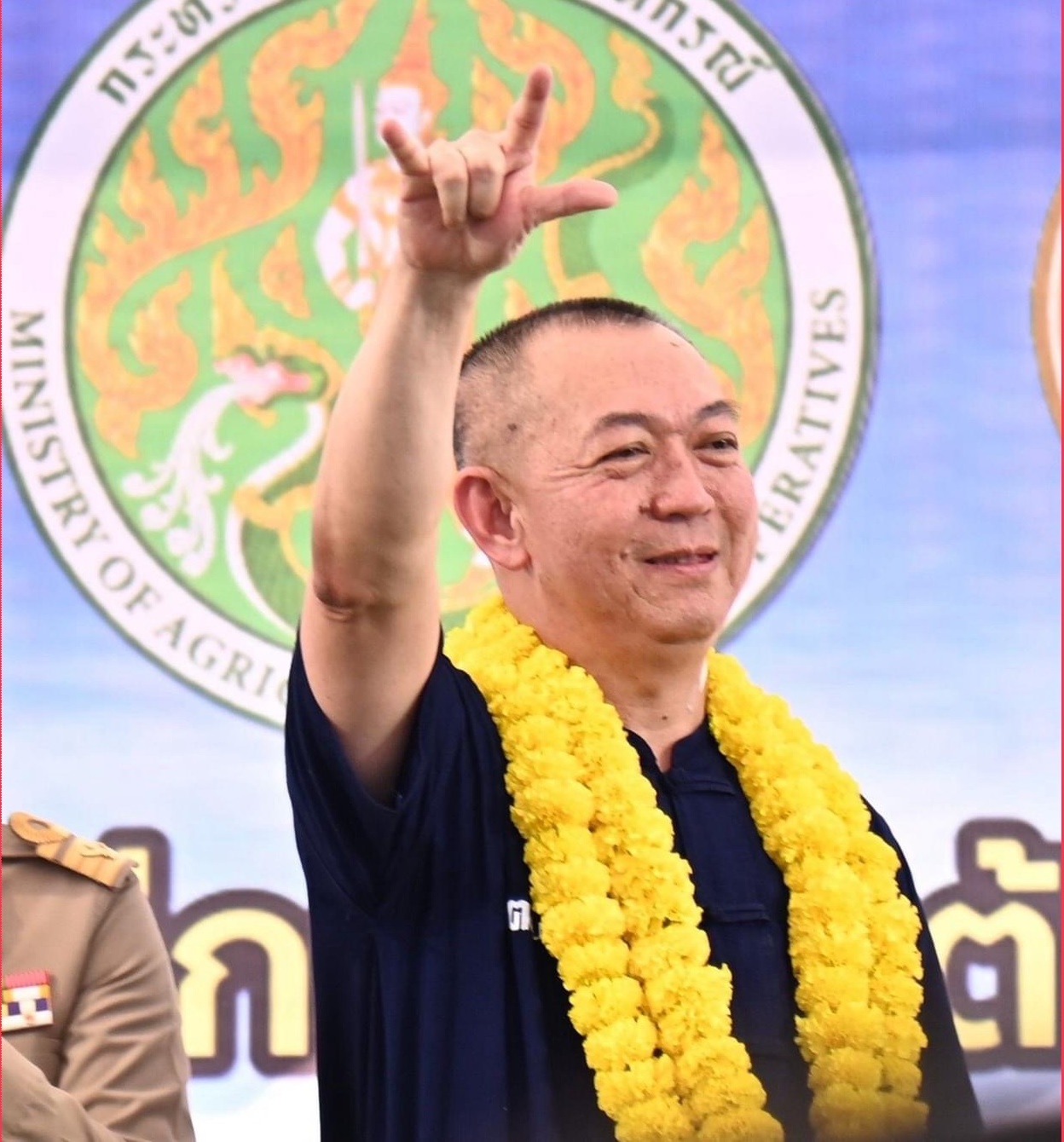 เปิดบัญชีทรัพย์สินฯ “เฉลิมชัย ศรีอ่อน“อดีต รมว.เกษตรฯ และคู่สมรส อู้ฟู่รวย 102 ล้าน สะสมที่ดิน 50 แปลง 2 S 4972637ต