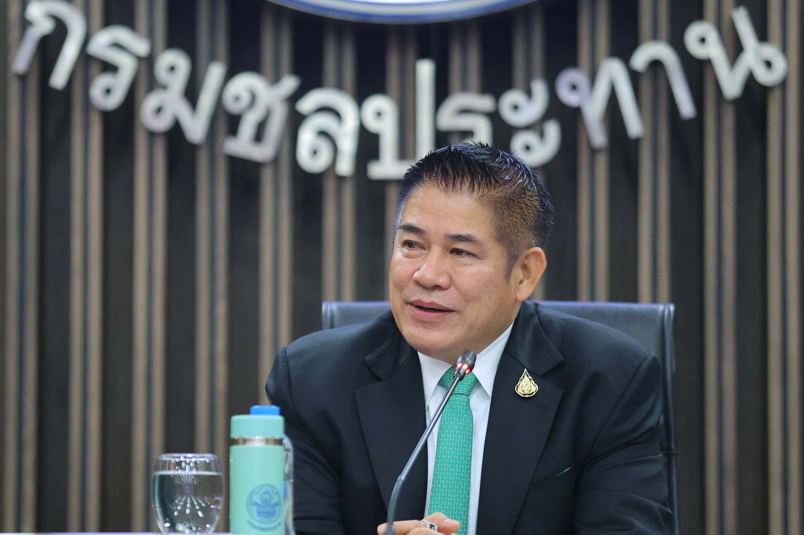 ร้อยเอก ธรรมนัส ผนึกกำลัง รัฐมนตรีช่วยเกษตรฯ คนใหม่ ขับเคลื่อนงานเกษตรไปในทิศทางเดียวกัน มุ่งเป้าเพิ่มรายได้ให้เกษตรกร 3 เท่า ภายในระยะเวลา 4 ปี ตามนโยบายรัฐบาล 2 26100