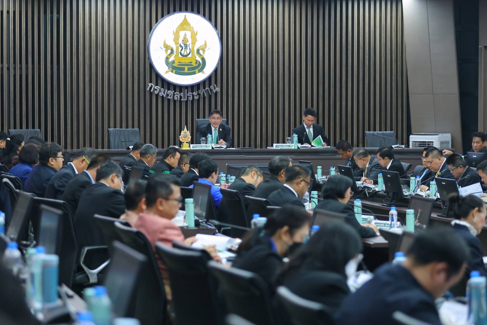 ร้อยเอก ธรรมนัส ผนึกกำลัง รัฐมนตรีช่วยเกษตรฯ คนใหม่ ขับเคลื่อนงานเกษตรไปในทิศทางเดียวกัน มุ่งเป้าเพิ่มรายได้ให้เกษตรกร 3 เท่า ภายในระยะเวลา 4 ปี ตามนโยบายรัฐบาล 4 26124