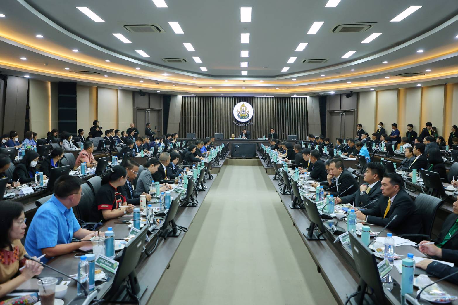 ร้อยเอก ธรรมนัส ผนึกกำลัง รัฐมนตรีช่วยเกษตรฯ คนใหม่ ขับเคลื่อนงานเกษตรไปในทิศทางเดียวกัน มุ่งเป้าเพิ่มรายได้ให้เกษตรกร 3 เท่า ภายในระยะเวลา 4 ปี ตามนโยบายรัฐบาล 5 26130