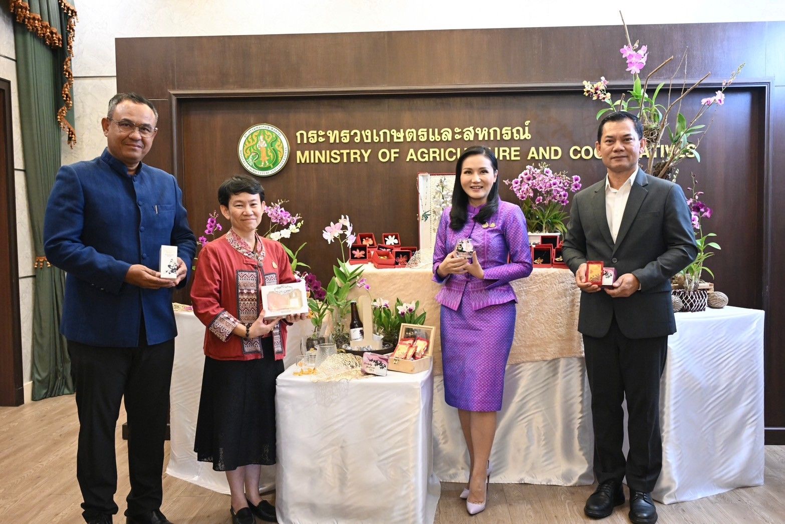 “รมว.นฤมล” นำทีมกระทรวงเกษตรฯ จัดงาน “Beyond & Journey of Siam Orchids” 16 ม.ค.นี้ เพิ่มโอกาสให้เกษตรกรผู้ปลูกกล้วยไม้ไทยเข้าถึงกลุ่มผู้บริโภคมากขึ้น 7 1108962