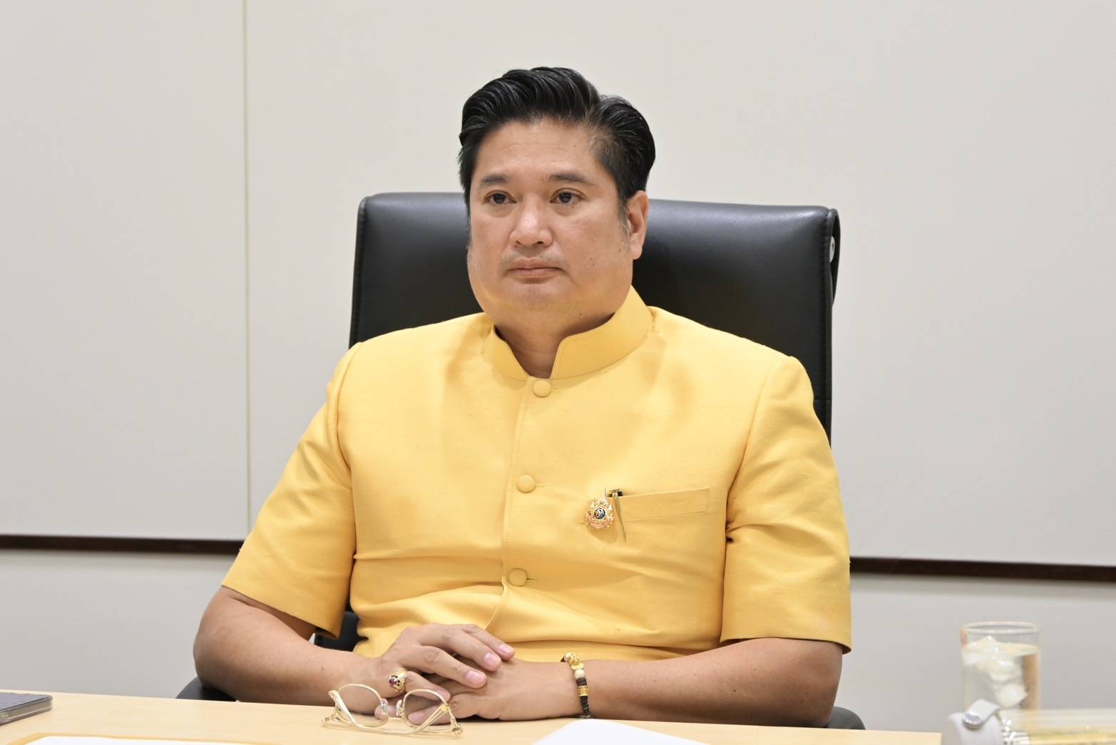 อธิบดีกรมวิชาการเกษตร ประชุมด่วน คณะกรรมการตรวจสอบจำหน่ายปัจจัยทางการเกษตรทางสื่อออนไลน์ คุมเข้ม วัตถุอันตรายทางการเกษตร ตัดวงจรการนำเข้า และจำหน่ายภายในประเทศทางสื่อออนไลน์ -แจ้งสายตรงกรมวิชาการเกษตร 2 839355