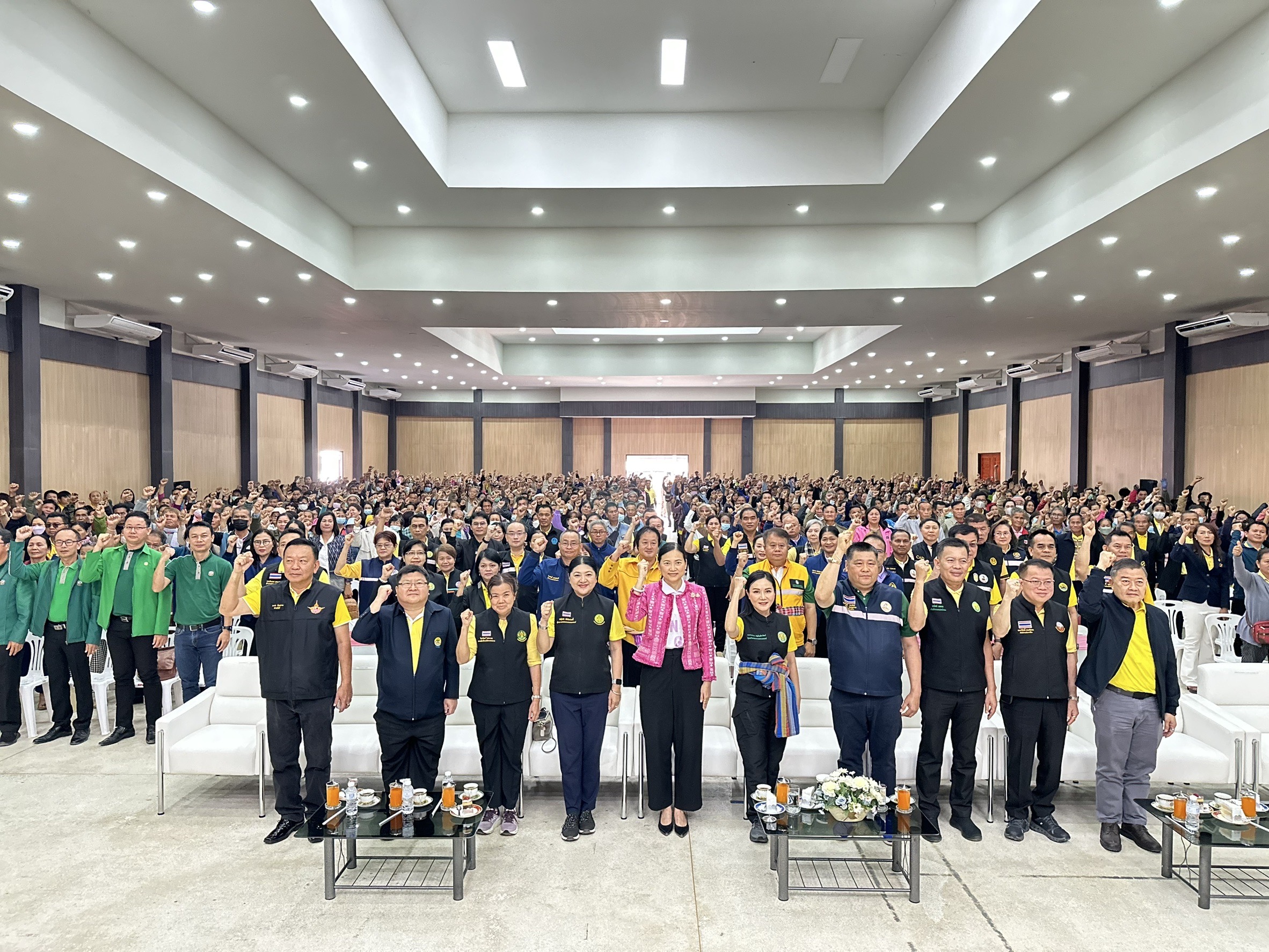 รมว.เกษตรฯ เปิดงานถ่ายทอดเทคโนโลยีขยายศักยภาพการผลิตเมล็ดพันธุ์ข้าวและข้าวคุณภาพดี ณ หนองบัวลำภู 2 S 11157552 1