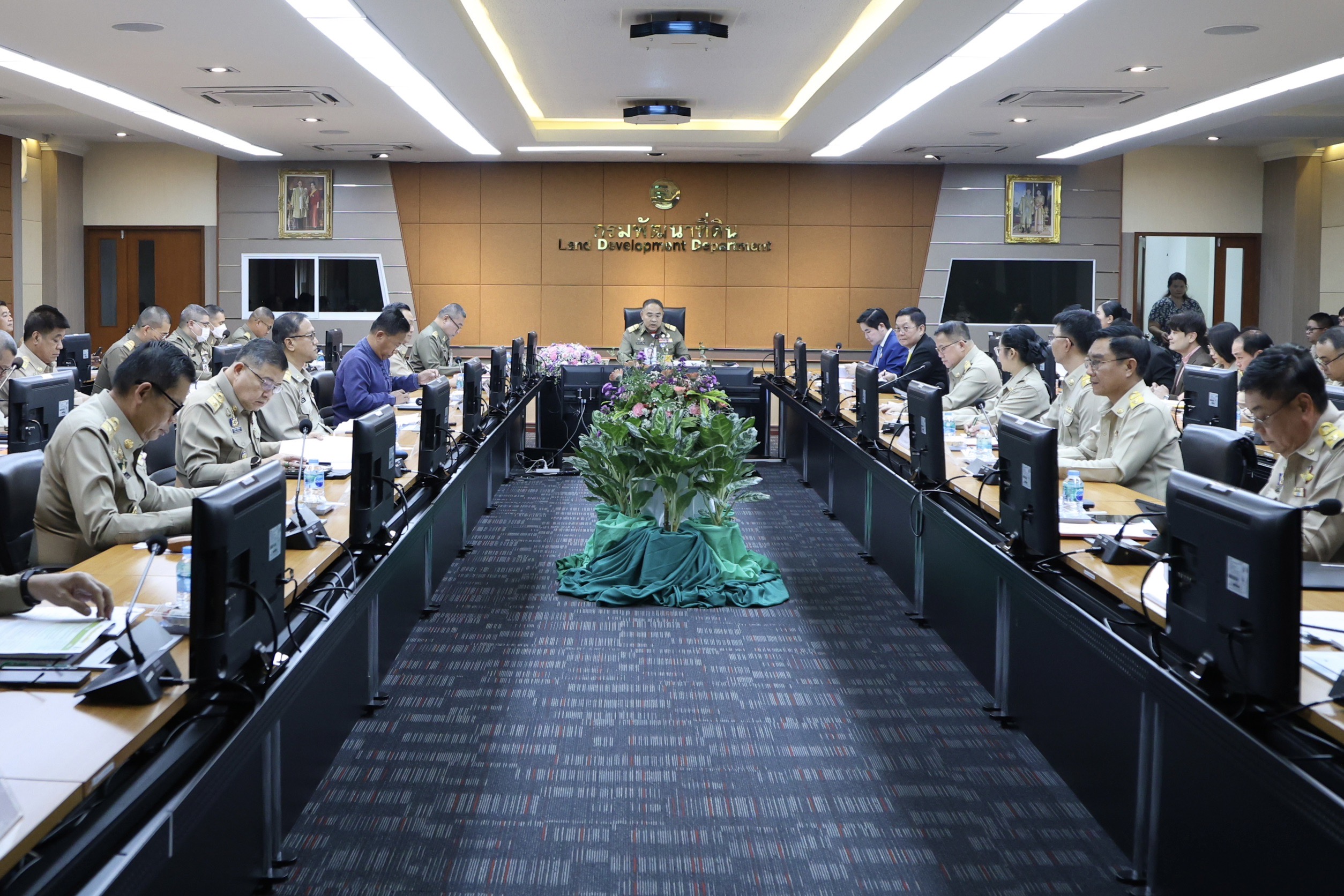 รมช.อัครา เข้าร่วมการประชุมคณะกรรมการโครงการเกษตรวิชญา ครั้งที่ 1/2568 พิจารณาแนวทางการขับเคลื่อนและปรับปรุงแผนการดำเนินงานในปี 2568 – 2570 เพื่อให้โครงการเกษตรวิชญาเป็นศูนย์เรียนรู้ด้านการเกษตรบนพื้นที่สูงอย่างครบวงจร โดยการมีส่วนร่วมของทุกภาคส่วน 3 S 120061969