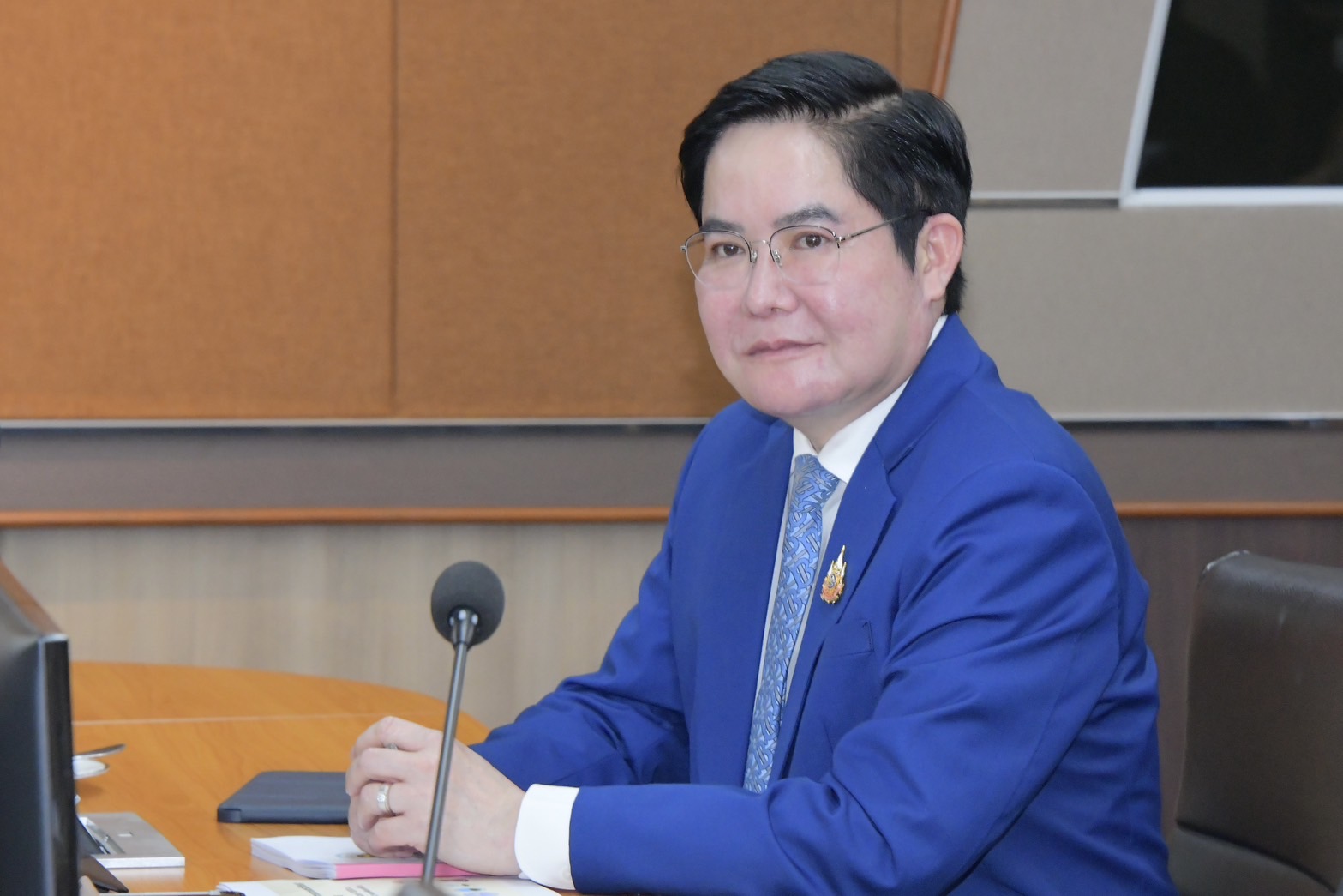 รมช.อัครา เข้าร่วมการประชุมคณะกรรมการโครงการเกษตรวิชญา ครั้งที่ 1/2568 พิจารณาแนวทางการขับเคลื่อนและปรับปรุงแผนการดำเนินงานในปี 2568 – 2570 เพื่อให้โครงการเกษตรวิชญาเป็นศูนย์เรียนรู้ด้านการเกษตรบนพื้นที่สูงอย่างครบวงจร โดยการมีส่วนร่วมของทุกภาคส่วน 2 S 20963339