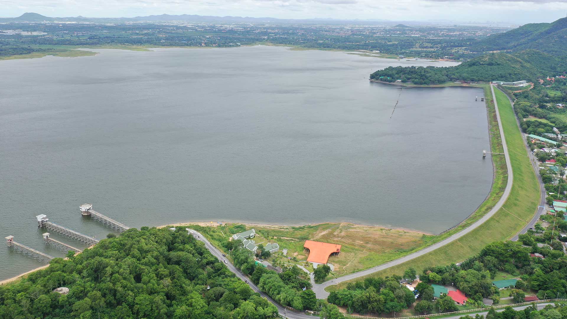 ชป. ย้ำ บริหารจัดการน้ำฤดูแล้ง ปรับแผนการระบายน้ำให้มีความเหมาะสมในแต่ละพื้นที่ ด้วยความประณีต 1 บริหารจัดการน้ำฤดูแล้งด้วยความประณีต3