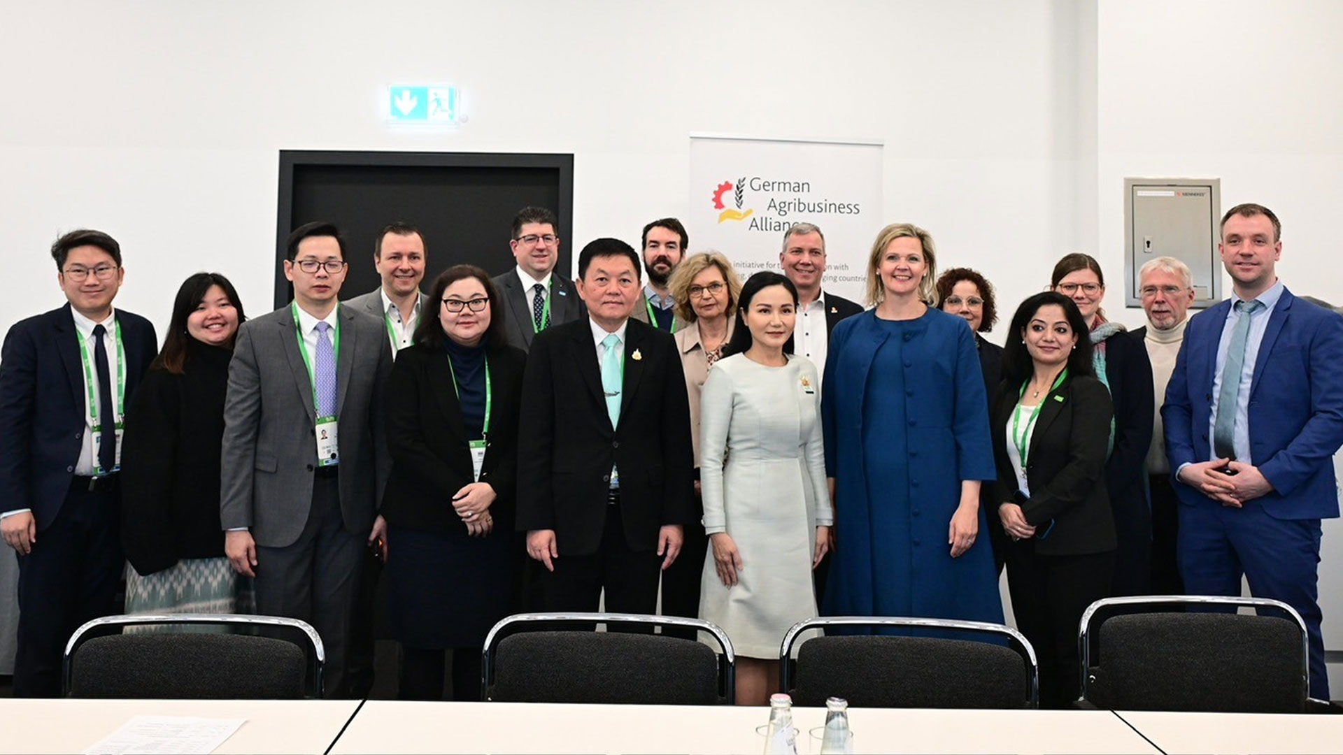 “รมว.นฤมล” เยือนเบอร์ลิน พบ GAA ถกความร่วมมือพัฒนาเทคโนโลยีและนวัตกรรมด้านเกษตร พร้อมส่งเสริม Young Smart Farmers 1 รมว.นฤมล2 2