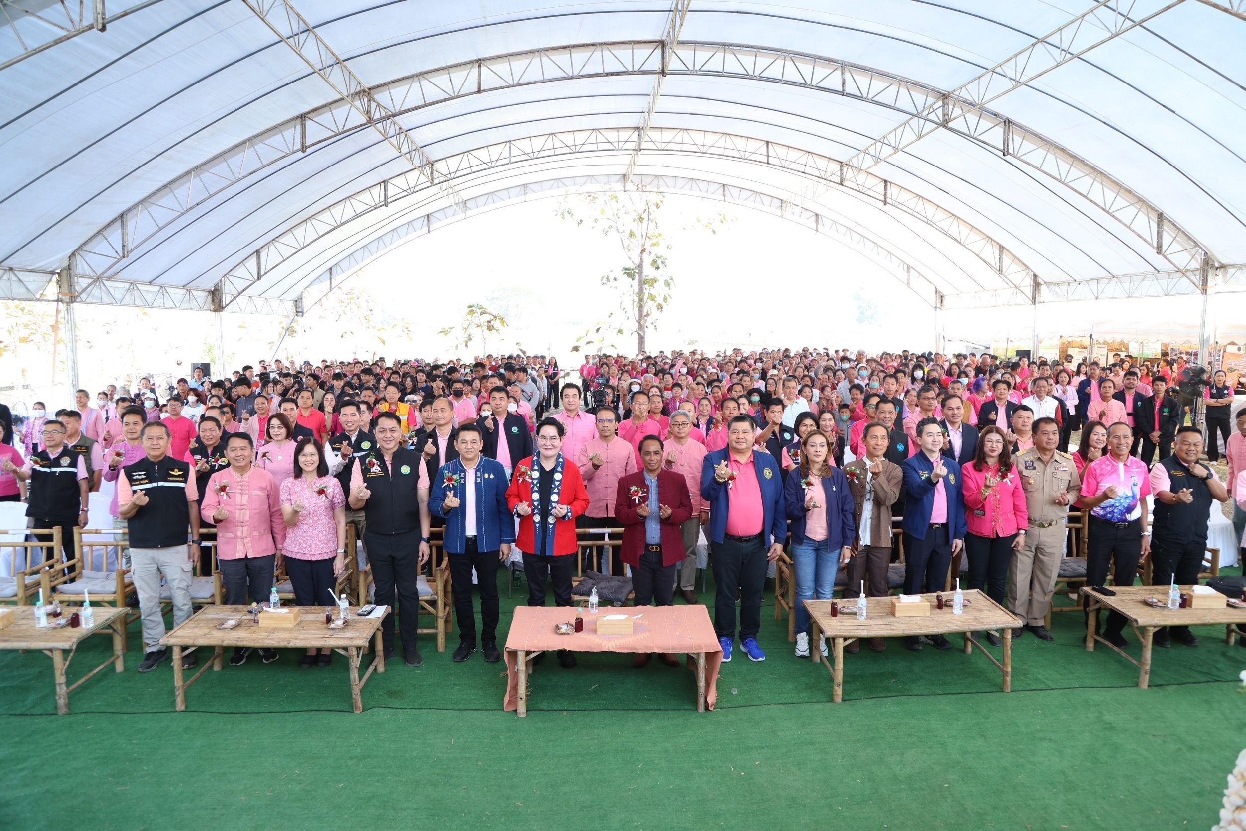 รมช.เกษตรฯเปิดงานรณรงค์การถ่ายทอดเทคโนโลยี เพิ่มศักยภาพการผลิตข้าวสู่สินค้าเกษตรมูลค่าสูง พร้อมเปิดจุดเช็คอินใหม่ 'แปลงข้าวหลากสี' แหล่งท่องเที่ยวเชิงเกษตรอีกแห่งหนึ่งของจังหวัดพะเยา 14 1141750