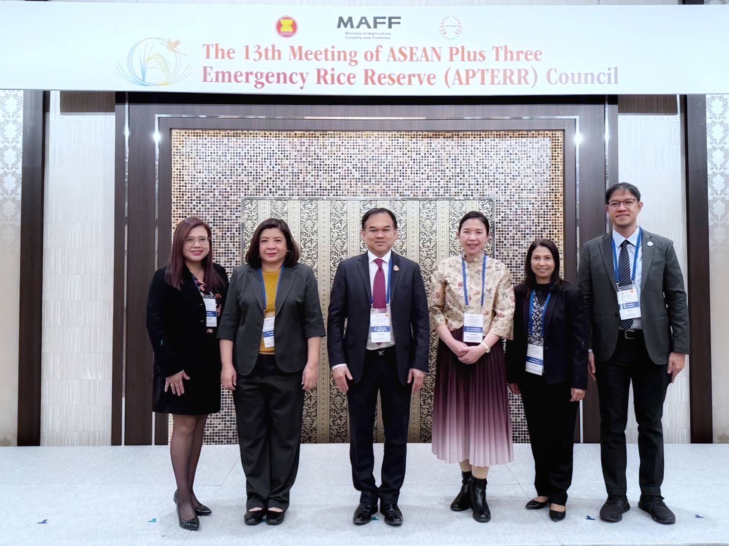 สศก. ร่วมเวทีคณะมนตรีขององค์กรสำรองข้าวฉุกเฉินของอาเซียน+3 ครั้งที่ 13 พร้อมแสดงความยินดีกับผู้แทนไทยที่ได้ต่อวาระตำแหน่งผู้จัดการทั่วไปอีก 3 ปี 5 1384267