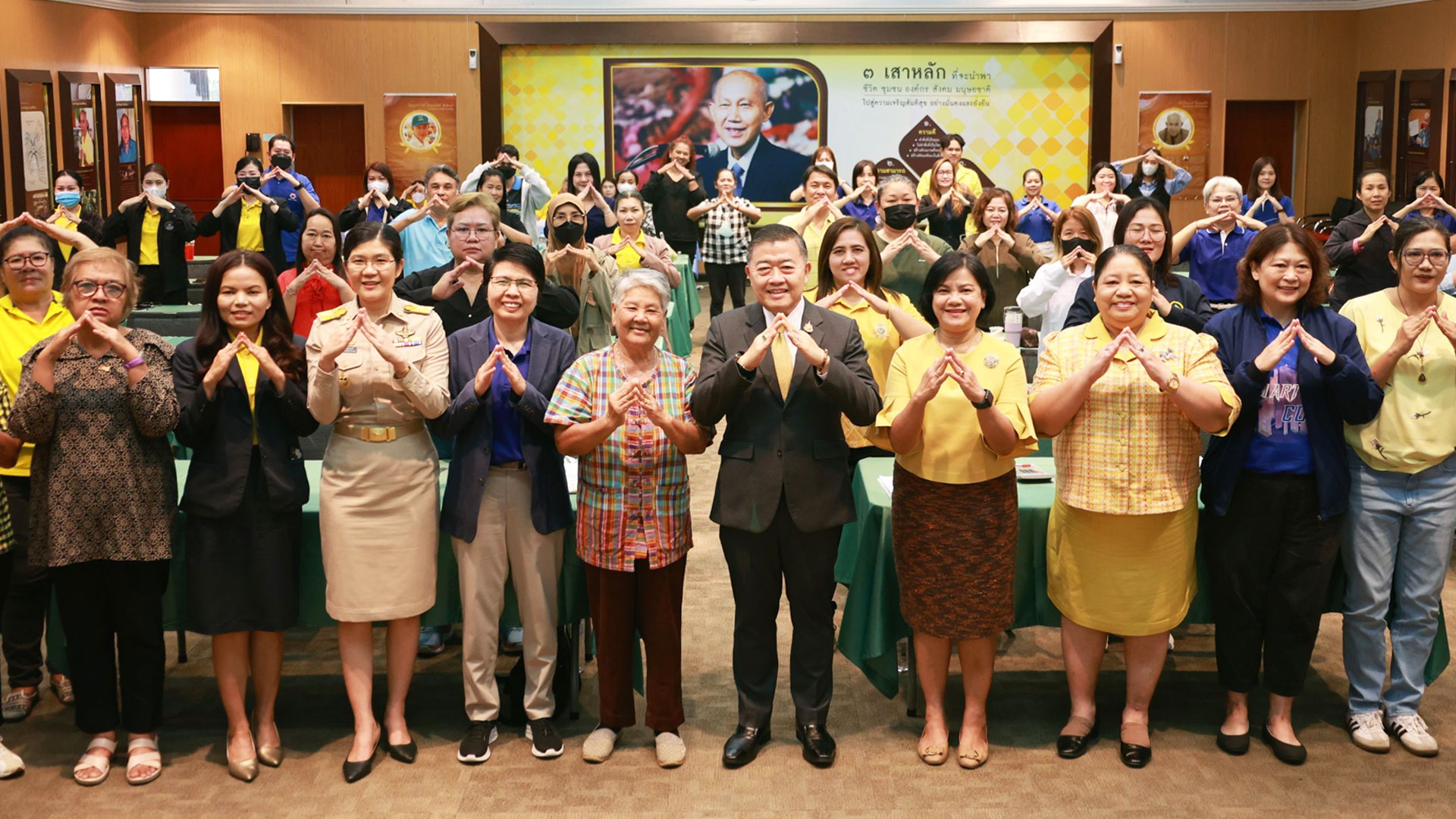 อตส.เป็นประธานเปิดโครงการเสริมสร้างความเข้มแข็งให้กับสหกรณ์ภายใต้โครงการบ้านมั่นคง หลักสูตร 2 การจัดทำบัญชีสหกรณ์ 1 อตส.เป็นประธานเปิดโครงการ2