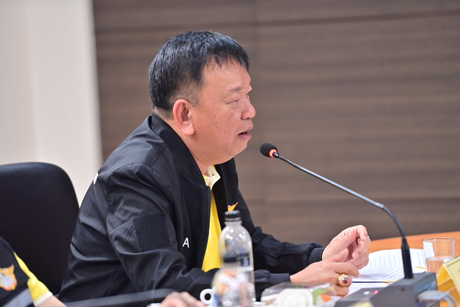 ‘รมช.อิทธิ’ ถกแผนปฏิบัติการเชิงรุก แก้หมอกควัน ฝุ่น PM2.5 ภาคเหนือ ลุยขึ้นบิน “โปรยน้ำแข็งแห้งสู้ฝุ่นพิษ” มั่นใจสงกรานต์นี้ปลอดฝุ่น 3 S 15384617