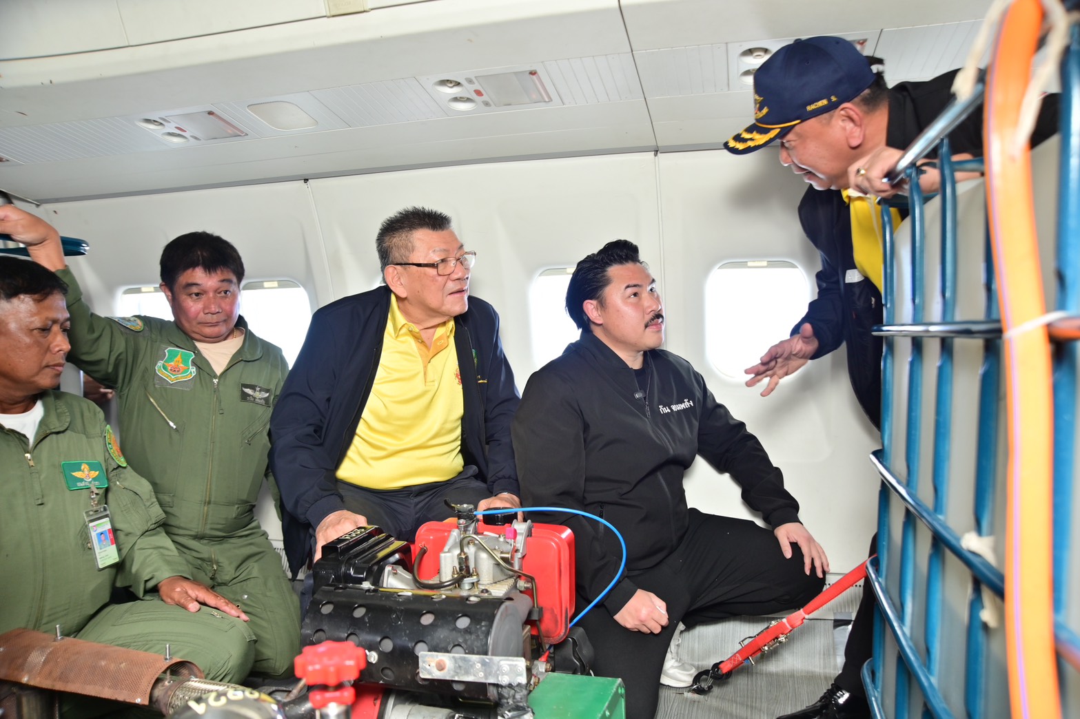 ‘รมช.อิทธิ’ ถกแผนปฏิบัติการเชิงรุก แก้หมอกควัน ฝุ่น PM2.5 ภาคเหนือ ลุยขึ้นบิน “โปรยน้ำแข็งแห้งสู้ฝุ่นพิษ” มั่นใจสงกรานต์นี้ปลอดฝุ่น 10 S 15384629