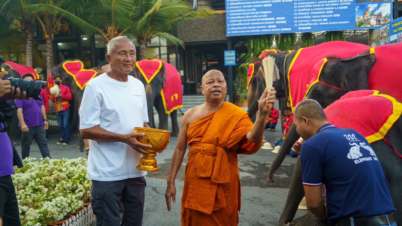 สวนนงนุชพัทยา จัดงานใหญ่วันช้างไทย 13 มีนาคมของทุกปีพร้อมเลี้ยงบุฟเฟต์ขันโตกผลไม้ยักษ์สูงกว่า 3 เมตร 3 S 3450251