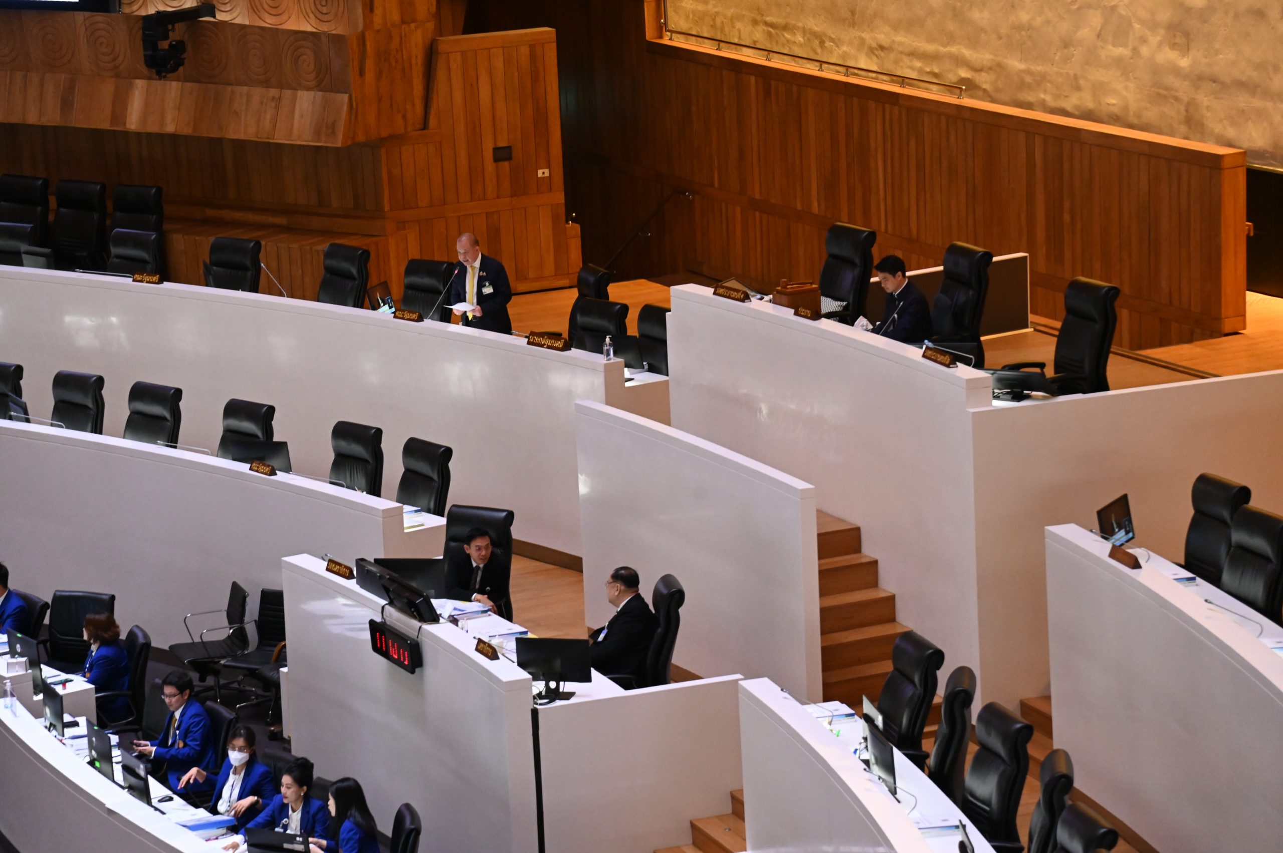 รมว.พาณิชย์ แจงมาตรการช่วยเหลือชาวนา เร่งนำมติ นบข. เข้า ครม. โดยเร็วที่สุด พร้อมขยายตลาดข้าว ดูแลรายได้เกษตรกรไทย ชงปลูกกล้วยแทน เปิดตลาดญี่ปุ่น 4 พาณิชย์ 2 scaled