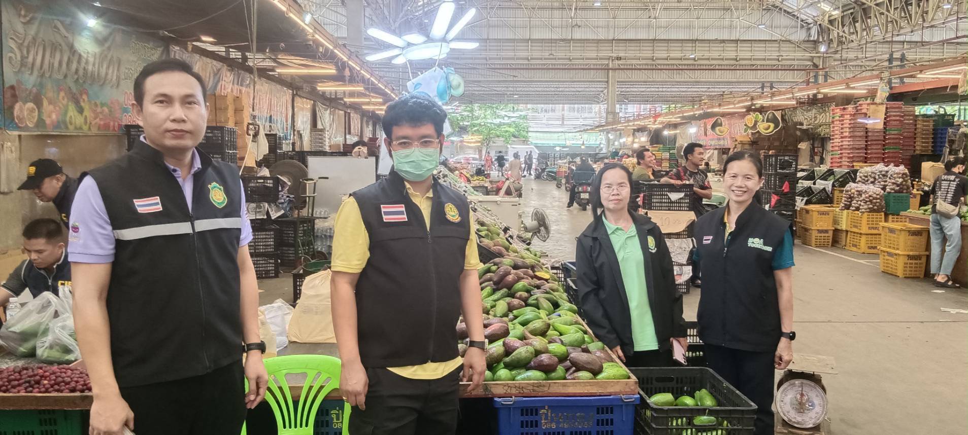ฉก.พญานาคราช จับอโวคาโดเถื่อนในตลาดค้าส่งสินค้าเกษตรย่านปทุมธานี จำนวน 11 ตัน มูลค่ารวม 1.2 ล้านบาท 4 36273