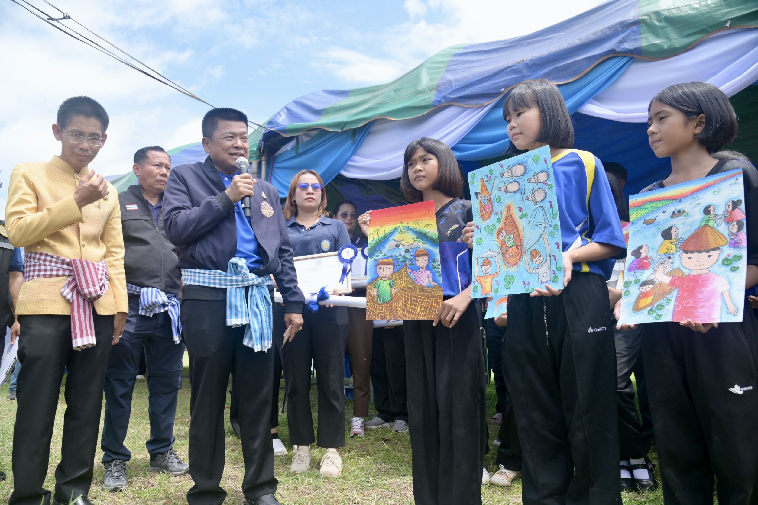 กรมประมง รวมพลังชุมชน Kick Off “ประมงร่วมอาสา…พาปลากลับบ้าน” ปีที่ 5 ปล่อยพันธุ์ปลา กว่า 5 ล้านตัว ลงสู่หนองหาร จ.สกลนคร 7 441520