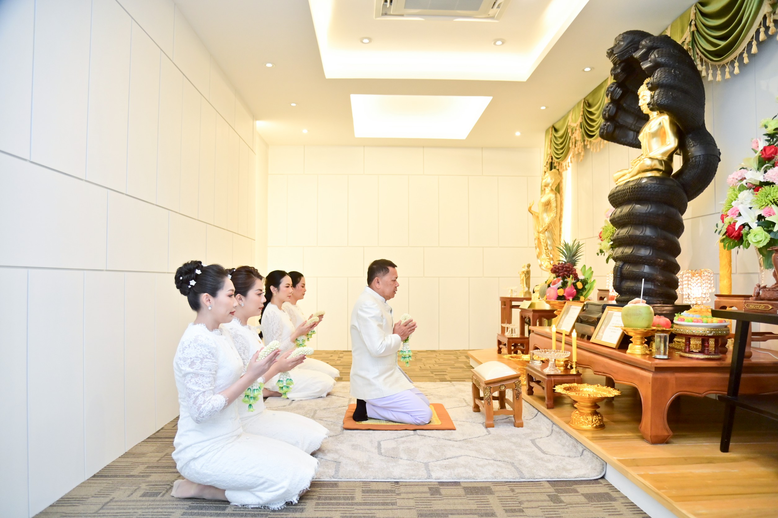 ก.เกษตรฯ จัดพิธีบวงสรวงบูรพกษัตริย์ องค์พระพิรุณทรงนาค และสิ่งศักดิ์สิทธิ์ประจำกระทรวงฯ เพื่อความเป็นสิริมงคล ก่อนงานพระราชพิธีพืชมงคลจรดพระนังคัลแรกนาขวัญ ประจำปี 2568 3 5