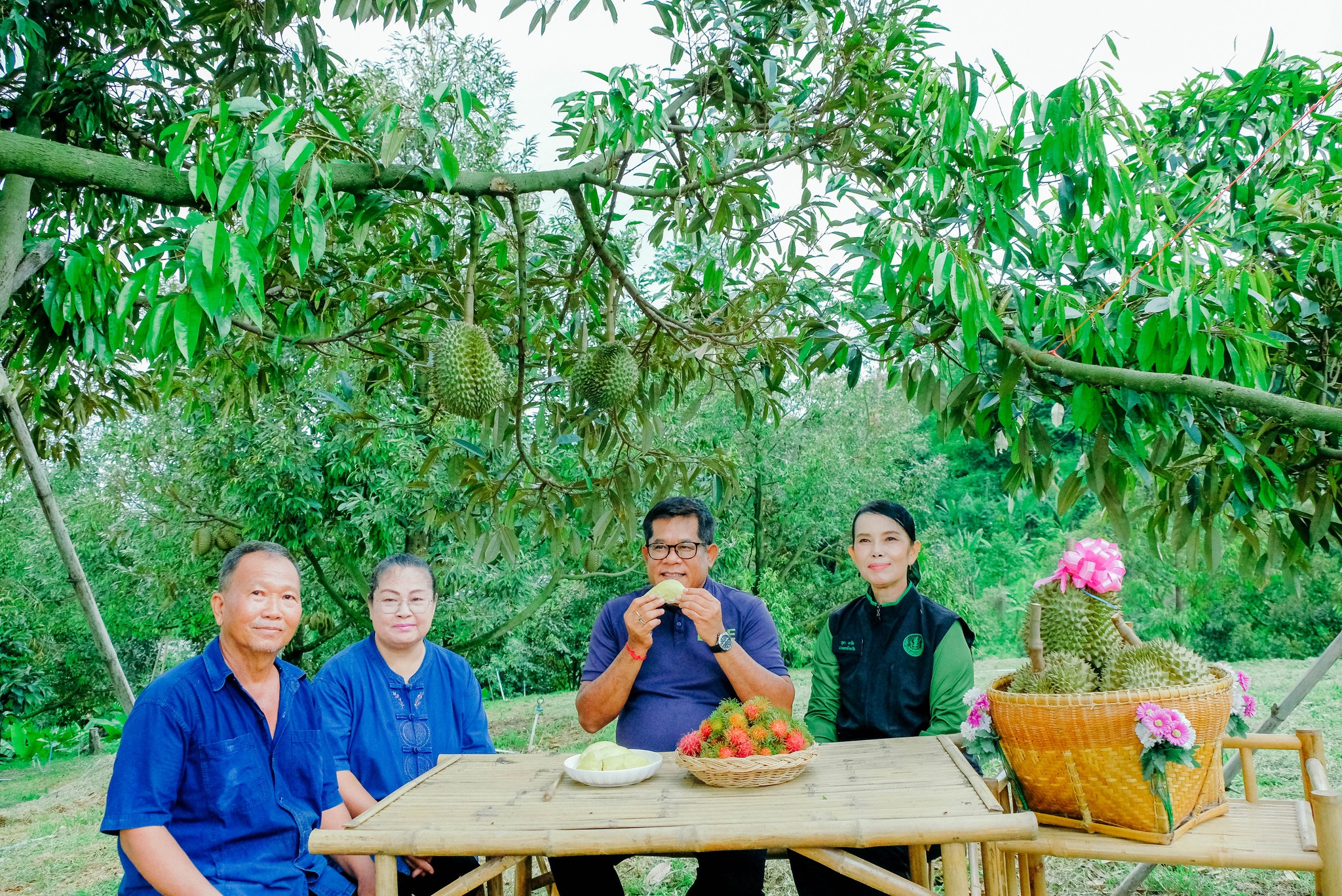 รองอธิบดีกรมส่งเสริมการเกษตร ลงพื้นที่สวนทุเรียนเขาพระ ดินแดนประวัติศาสตร์ยุคสงครามโลกครั้งที่ 2 5 502449226 1074554188113879 5089478772901008070 n