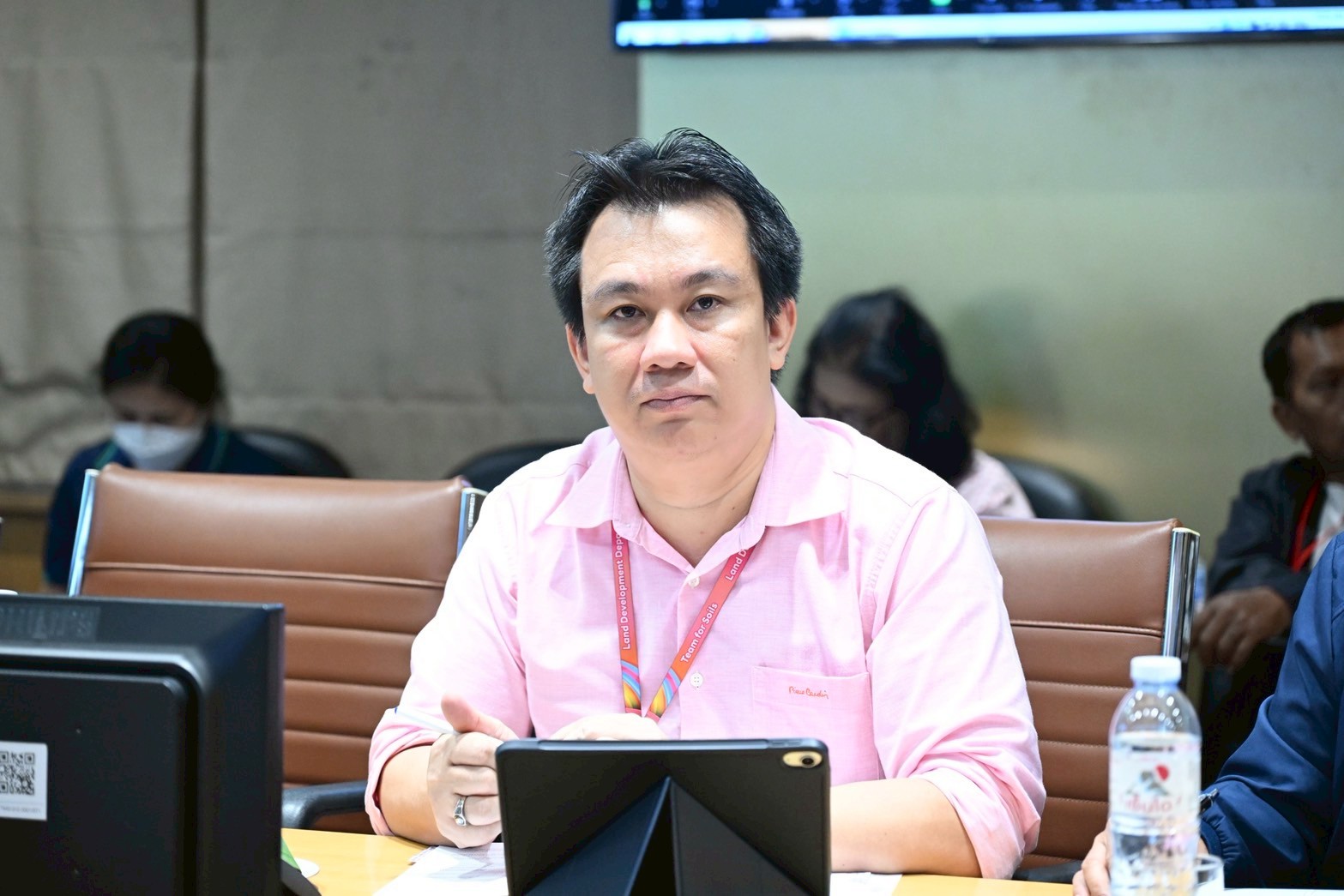 คณะอนุกรรมการกำกับติดตามการแก้ไขปัญหาของสมัชชาเกษตรกรภาคอีสานและสมาพันธ์เกษตรกรอีสาน เห็นชอบหลักเกณฑ์กำหนดราคาค่าชดเชย เร่งเยียวยาเกษตรกรที่ได้รับผลกระทบจากโครงการชลประทาน 9 LINE ALBUM 15568 250515 33