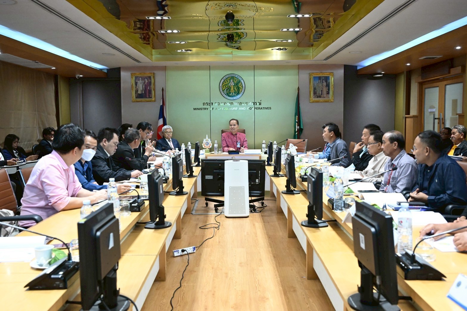 คณะอนุกรรมการกำกับติดตามการแก้ไขปัญหาของสมัชชาเกษตรกรภาคอีสานและสมาพันธ์เกษตรกรอีสาน เห็นชอบหลักเกณฑ์กำหนดราคาค่าชดเชย เร่งเยียวยาเกษตรกรที่ได้รับผลกระทบจากโครงการชลประทาน 3 LINE ALBUM 15568 250515 38