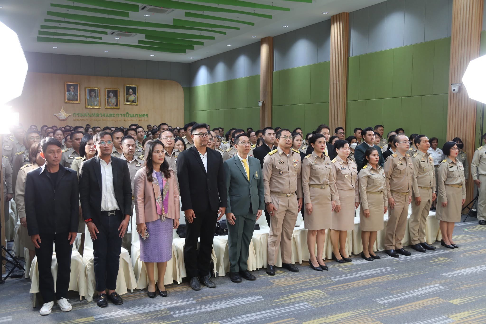 ฝนหลวงฯ จัดพิธีรับมอบปีกฝนหลวงพิเศษ ประจำปี 2568 เชิดชูเกียรติผู้ทำคุณประโยชน์ให้กับโครงการพระราชดำริฝนหลวง และภารกิจของกรมฝนหลวงและการบินเกษตร 5 S 13664262