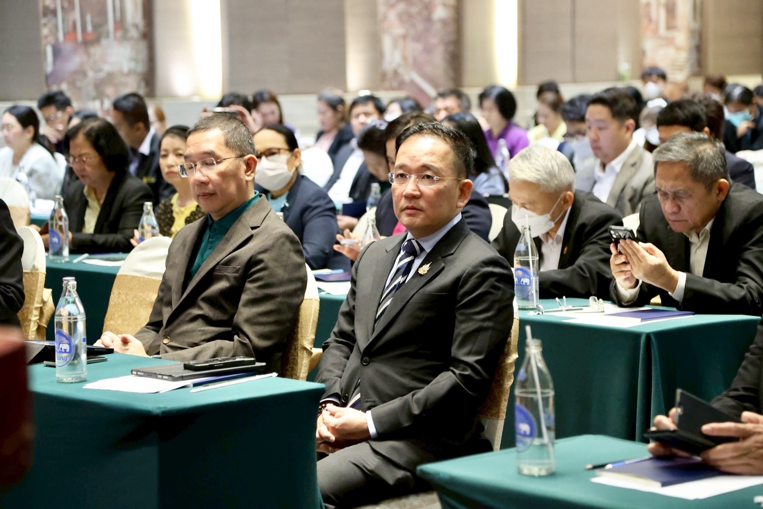 กระทรวงเกษตรฯ ขับเคลื่อนระบบ “ASP” ยกระดับเกษตรไทยสู่ “ระบบเกษตรบริการ” ลดภาระเกษตรกร ให้เข้าถึงเทคโนโลยีและบริการอย่างมืออาชีพ ดึงภาคเอกชน-นักวิจัยร่วมเสริมแกร่ง 7 S 17678459