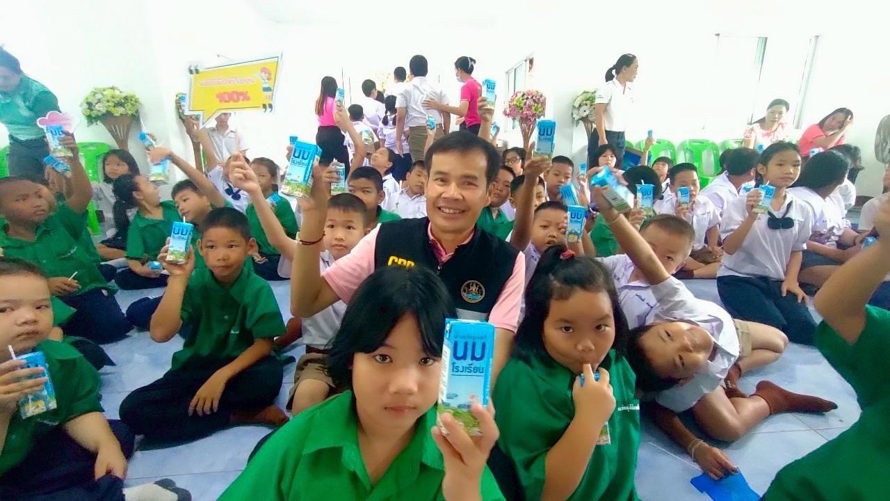 คกก.อาหารนม (นมโรงเรียน) ย้ำ มั่นใจได้ พร้อมเร่งส่งตรงถึงมือน้องๆ แน่นอน 7 S 185368620