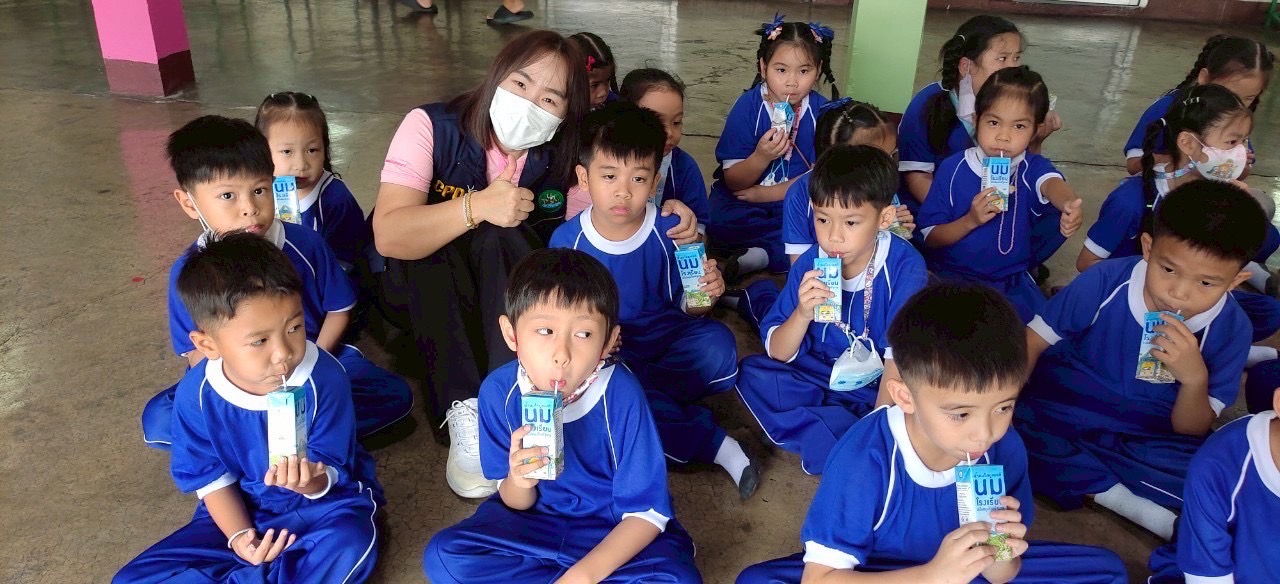 คกก.อาหารนม (นมโรงเรียน) ย้ำ มั่นใจได้ พร้อมเร่งส่งตรงถึงมือน้องๆ แน่นอน 8 S 185368621