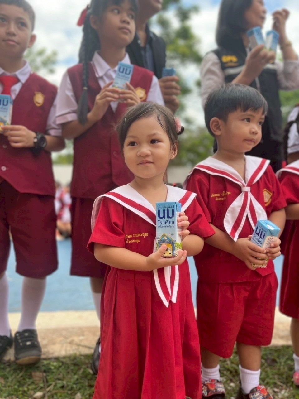 คกก.อาหารนม (นมโรงเรียน) ย้ำ มั่นใจได้ พร้อมเร่งส่งตรงถึงมือน้องๆ แน่นอน 10 S 185368623