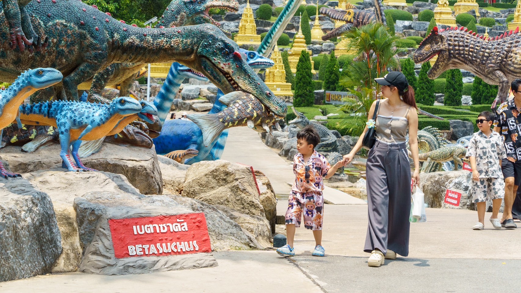 เที่ยวฟรีทั้งครอบครัว สวนนงนุชพัทยา จัดใหญ่ไฟกระพริบโปรสุดพิเศษ “ซื้อ 1 แถม 1”ตลอดเดือนมิถุนายน 2568 เท่านั้น 5 S 5022829