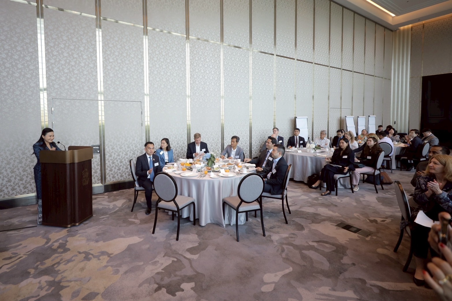 รมว.นฤมล ประกาศจุดแข็งภาคการเกษตรไทย มุ่งผลักดันระบบอาหารปล่อยคาร์บอนต่ำ บนเวทีประชุมระดับภูมิภาค First Movers Coalition โดย World Economic Forum 5 S 8446006 0